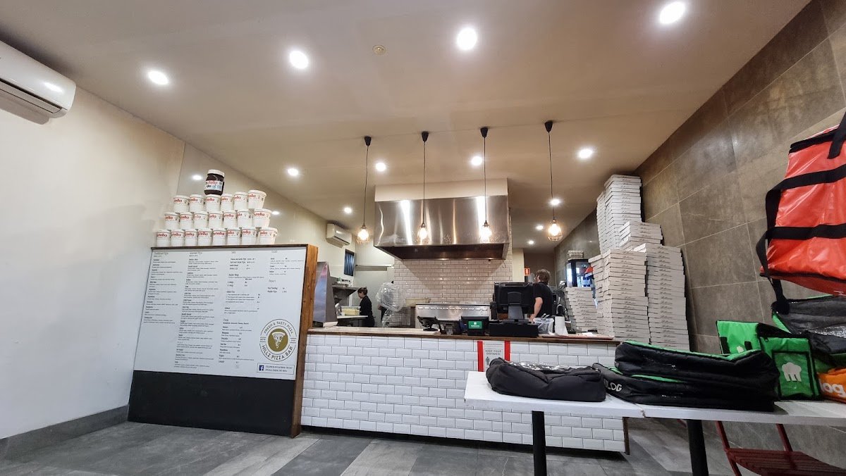 Hillz Pizza Bar — restaurant in Lalor Park, Sydney