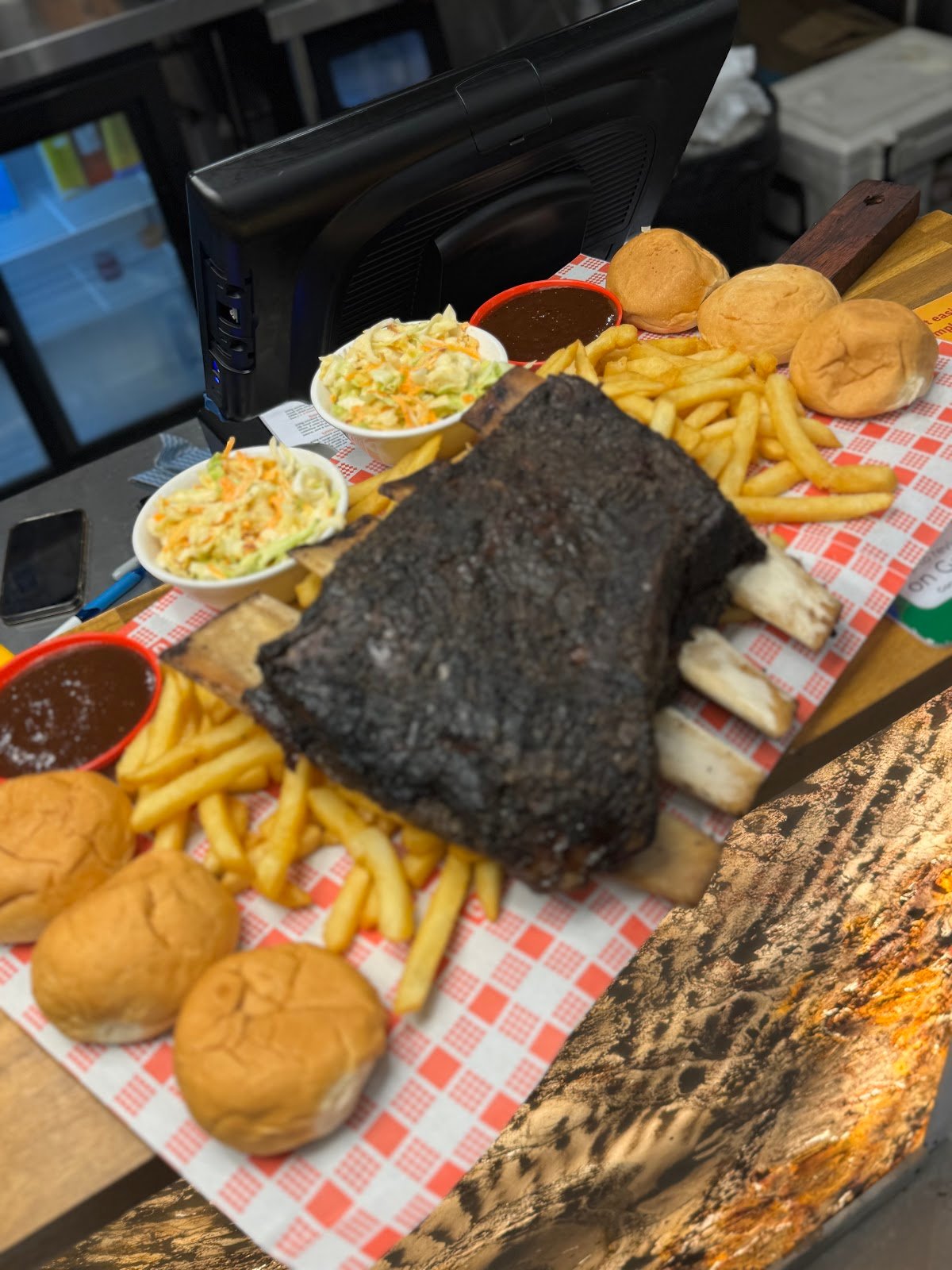 Mad Grillz Smokehouse — restaurant in Prestons, Sydney