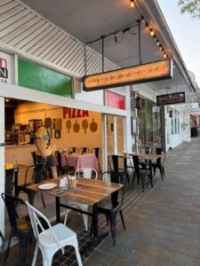 Oven Lovin Pizzeria — restaurant in Newport, Sydney