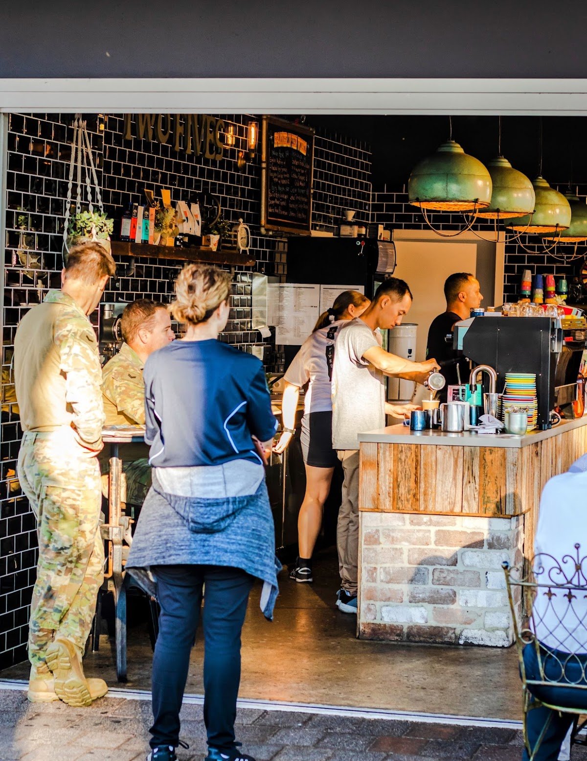 Two Fives Cafe — restaurant in Rosebery, Sydney