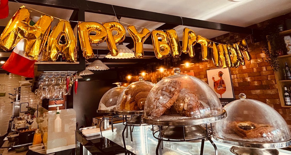 Zucchero Caffe Bar — restaurant in Artarmon, Sydney